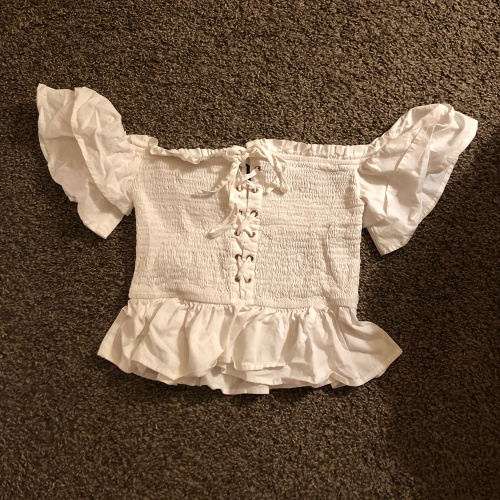 Privy White Top